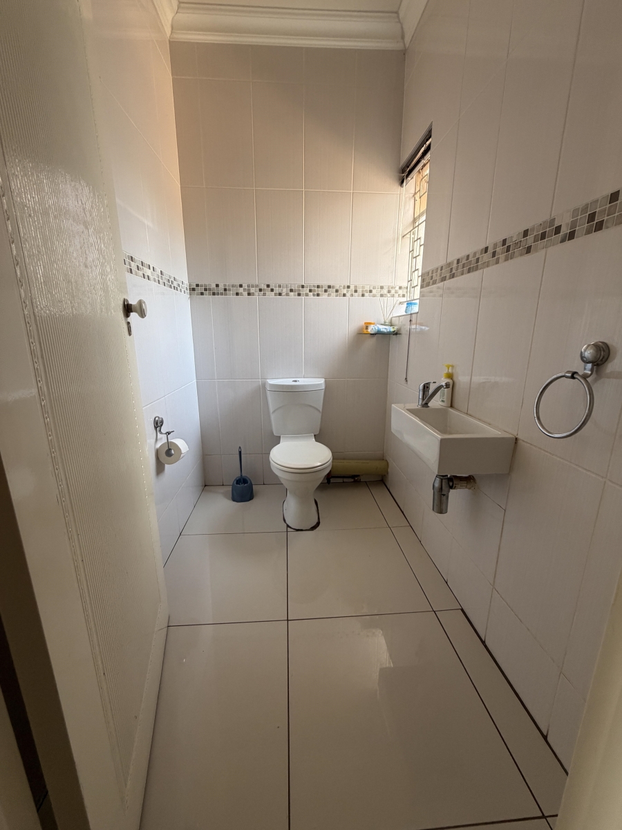 4 Bedroom Property for Sale in Mohadin North West